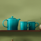 Grand Teapot and Set 4 of Classic Mugs